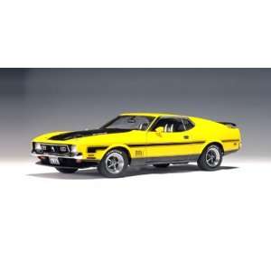  1971 Ford Mustang Mach 1 Fastback Yellow 118 Autoart 