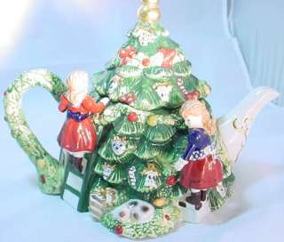 WATERFORD Holiday Heirlooms Teapot Trimming the Tree  