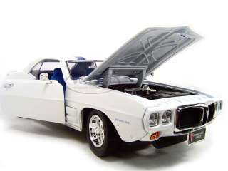 1969 PONTIAC FIREBIRD TRANS AM WHITE 118 DIECAST MODEL  