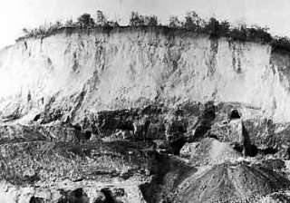 Old topaz workings at Saramenha, ca. 1976.Photo Wendell Wilson