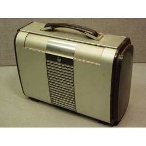  Vintage 1949 RCA Victor Portable Radio Model 8BX6 