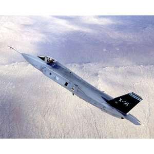  Lockheed Martin X 35 / F 35 in Flight 8x10 Silver Halide 