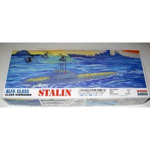  ARII   1/700 Russian Atomic Submarine Stalin (Plastic 