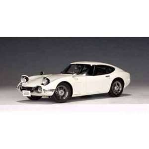  Toyota 2000 GT Coupe 1/18 White Toys & Games