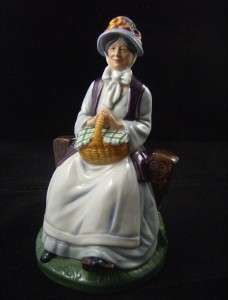 ROYAL DOULTON Lady HN 2728 Retired 1980 Rest Awhile  