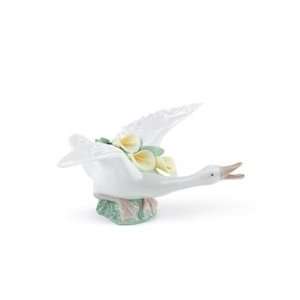 Lladro Flying Duck with Yellow Lilies 