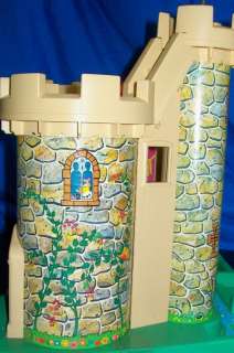 VINTAGE FISHER PRICE PLAY FAMILY CASTLE 993 1974 100% W/ BOX, INNER 