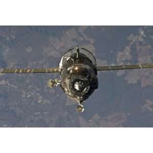  The Soyuz TMA 19 Spacecraft by Stocktrek Images, 72x48 