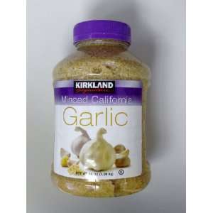 Kirkland Signature minced garlic of California, 48 oz. plastic jar
