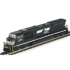  N RTR SD70M w/Flared Radiator NS #2591 Toys & Games