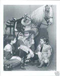 ROY ROGERS AND TRIGGER WITH TWO CHILDREN PUBLICITY POSE  
