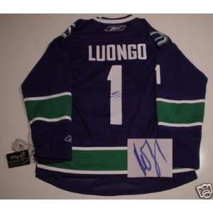 Roberto Luongo Autographed Jersey   Pro 