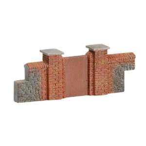  Hornby R8979 00 Gauge Skaledale Brick Walling   Gates and 