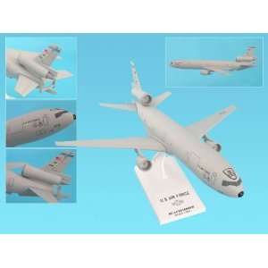  Skymarks KC 10 USAF Mcguire Afb 1/200 Toys & Games