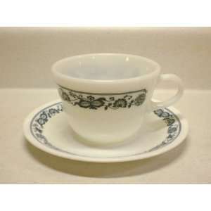 Old Town Blue   8 oz Pyrex Round Bottom Cup & Corelle Saucer (Set of 4 