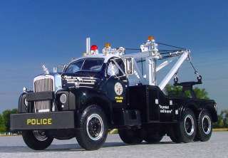 LOS ANGELES POLICE LAPD B Mack WRECKER   First Gear TOW  