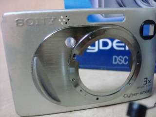 Sony Cybershot DSC W1 Digital Still Camera Silver Argent Carl Zeiss 