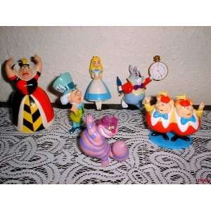   Disneys Christmas Ornament Set   Alice in Wonderland 