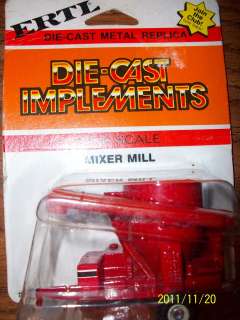 Ertl 1/64 farm toy international IH feed Mixer Mill implement 1589 
