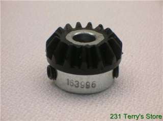 NEW SINGER 620 630 640 SERIES LOWER RIGHT GEAR 163996  