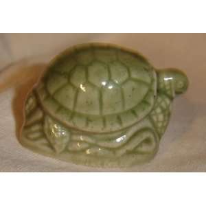  Green Sea Turtle (Red Rose Tea/Wade Figurine, North American 