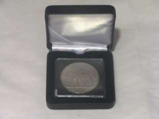 BLACK PADDED COIN DISPLAY CASE FOR SOVEREIGN CROWN £5  