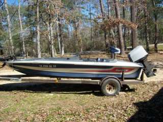 1989 STRATOS BASS BOAT. 1989 STRATOS BASS BOAT.  