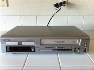 Hitachi DVD/VCR Combo  Playback CD R/CD RW/DVD R Compatible DV PF2U 