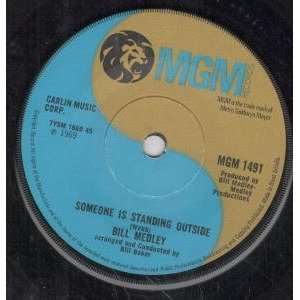   STANDING OUTSIDE 7 INCH (7 VINYL 45) UK MGM 1969 BILL MEDLEY Music