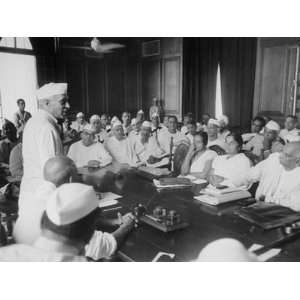  Pandit Jawaharlal Nehru Addressing a Group Premium 