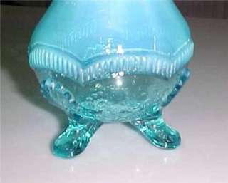   FENTON ? BLUE OPALESCENT 3 FOOTED SHELL DESIGN ART GLASS VASE  