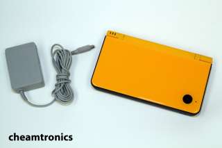 Yellow Nintendo DSi XL   Excellent Condition 045496444174  