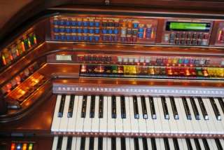 Lowrey Majesty Organ  