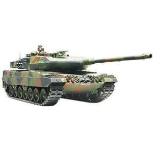   35 Leopard 2 A6 Main Battle Tank (Plastic Model Vehicle) Toys & Games