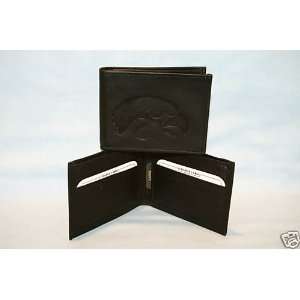  IOWA HAWKEYES Leather BiFold Wallet NEW sl blk 